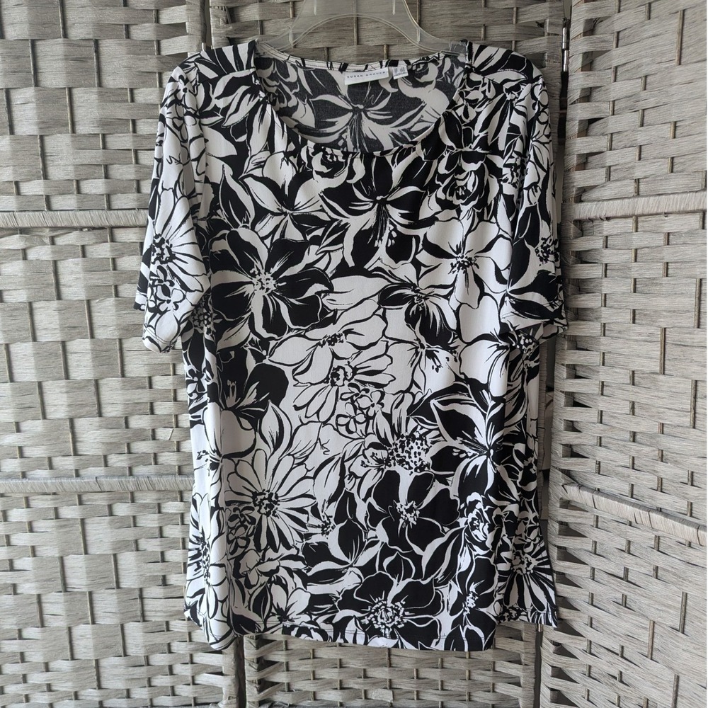 Susan Graver Floral Liquid Knit‎ Top Black White Short Sleeve Office Casual LP